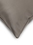 细节 –点击放大 - FRETTE - Woolen Sateen Decorative Cushion Cover — Beige