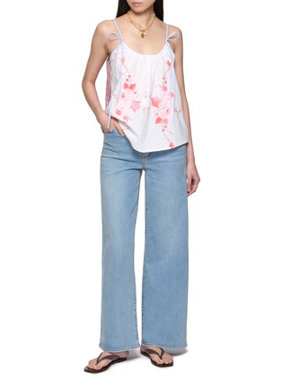 模特儿示范图 - 点击放大 - RELAX RE-LUX - Limone Sleeveless Floral Embroidered Tie Strap Top