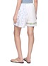 背面 - 点击放大 - RELAX RE-LUX - Eolo Stripe Panel Floral Embroidered Shorts