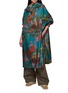 模特儿示范图 - 点击放大 - RAINKISS - Digi Forest Camouflage Print Hooded Rain Poncho