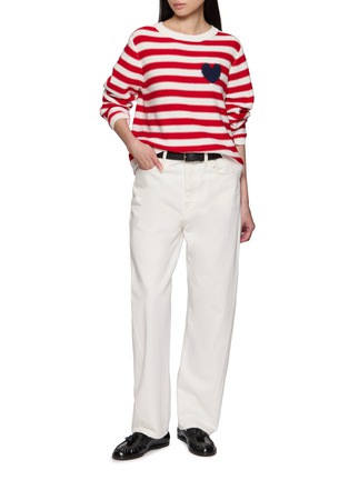 模特儿示范图 - 点击放大 - JEFF BRUSSELS - Heart Motif Striped Knit Sweater