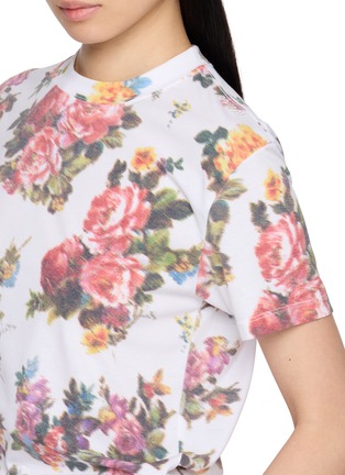  - BONBOM - Floral Print Crewneck T-Shirt