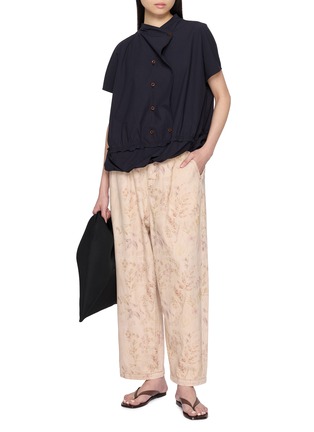 模特儿示范图 - 点击放大 - FAFAMOON - Stand Collar Layered Cotton Top