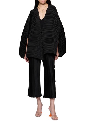 模特儿示范图 - 点击放大 - DAPHNE VALENTE - Emimetron Pleated Jacket