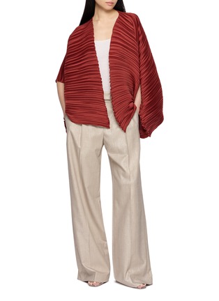 模特儿示范图 - 点击放大 - DAPHNE VALENTE - Emimetron Pleated V-Neck Silky Touch Jacket