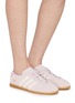 模特儿示范图 - 点击放大 - ADIDAS - 女款 GAZELLE LO PRO 系带运动鞋