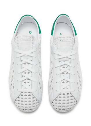 模特儿示范图 - 点击放大 - ADIDAS - 女款 STAN SMITH LO PRO 镂空运动鞋