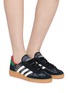 模特儿示范图 - 点击放大 - ADIDAS - 中性款 HANDBALL SPEZIAL 系带运动鞋