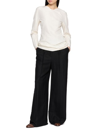 模特儿示范图 - 点击放大 - THE ROW - Elione Cotton Silk Top