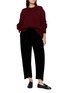 模特儿示范图 - 点击放大 - THE ROW - Frima Pleated Velvet Pants