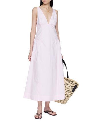模特儿示范图 - 点击放大 - POSSE - Sleeveless Deep V-Neck Midi Dress