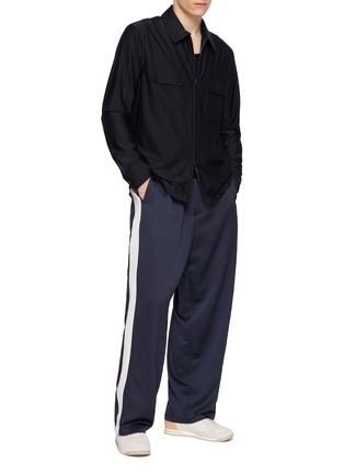 模特儿示范图 - 点击放大 - EQUIL - Zip Up Overshirt