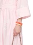 模特儿示范图 - 点击放大 - SCRUNCHIE IS BACK ACCESSORIES - BICHOUS® Colourful Doughnuts
