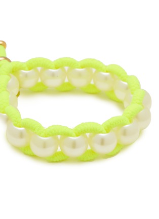 细节 - 点击放大 - SCRUNCHIE IS BACK ACCESSORIES - BICHOUS® Pearly Woven Fabric Scrunchie — Large