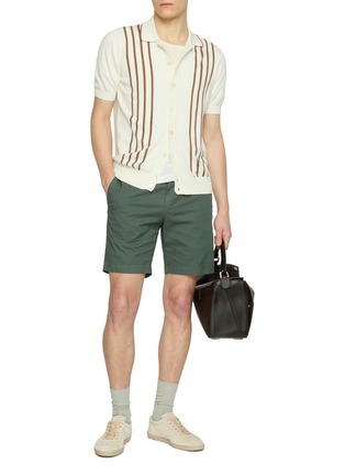 模特儿示范图 - 点击放大 - PT TORINO - Knee Length Shorts