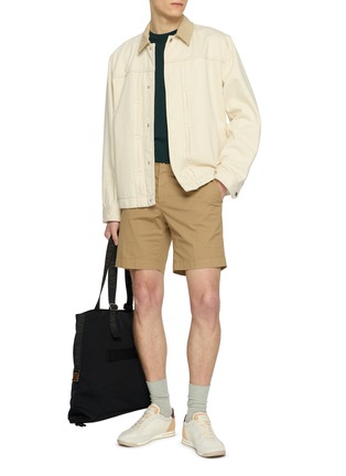 模特儿示范图 - 点击放大 - PT TORINO - Knee Length Shorts