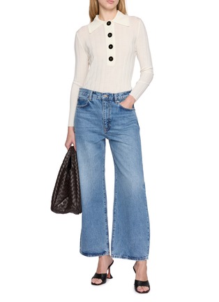 模特儿示范图 - 点击放大 - FRAME - The Bow Crop Denim Jeans