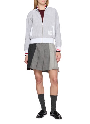 模特儿示范图 - 点击放大 - THOM BROWNE - RWB Cuff Cotton Tweed Bomber Jacket