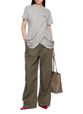 模特儿示范图 - 点击放大 - LOEWE - Twisted Draped Cotton Jersey T-Shirt