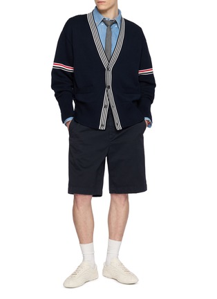 模特儿示范图 - 点击放大 - THOM BROWNE - Armband Denim Shirt