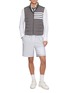 模特儿示范图 - 点击放大 - THOM BROWNE - 4 Bar Rugby Shorts