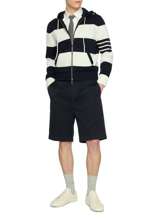 模特儿示范图 - 点击放大 - THOM BROWNE - Rugby Stripe Zip Up Hoodie