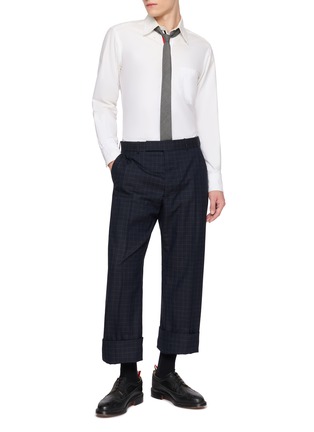 模特儿示范图 - 点击放大 - THOM BROWNE - Windowpane Check Straight Leg Tailored Trousers