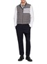 模特儿示范图 - 点击放大 - THOM BROWNE - 4 Bar Light Weight Vest