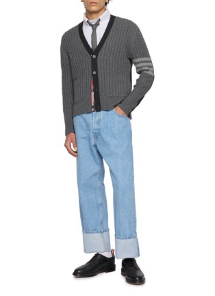 模特儿示范图 - 点击放大 - THOM BROWNE - Baby Cable 4-Bar V-neck Cardigan