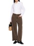 模特儿示范图 - 点击放大 - JUPE BY JACKIE - Schiller Embroidered Front Shirt