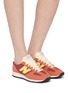 模特儿示范图 - 点击放大 - NEW BALANCE - 471 Unisex Sneakers