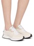 模特儿示范图 - 点击放大 - NEW BALANCE - 327 Unisex Sneakers
