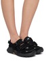 模特儿示范图 - 点击放大 - NEW BALANCE - Hierro Unisex Sneaker Sandals