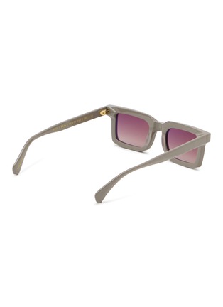 模特儿示范图 - 点击放大 - GAST - Rare Acetate Rectangle Sunglasses