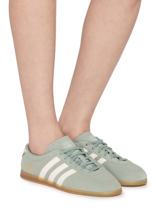 模特儿示范图 - 点击放大 - ADIDAS - 女款 GAZELLE LO PRO 系带运动鞋