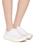 模特儿示范图 - 点击放大 - ADIDAS - 女款 ADIZERO EVO SL ATR 运动鞋