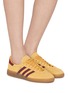 模特儿示范图 - 点击放大 - ADIDAS - 中性款 HANDBALL SPEZIAL 系带运动鞋