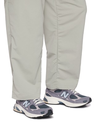 模特儿示范图 - 点击放大 - NEW BALANCE - 男款 2010 系带运动鞋