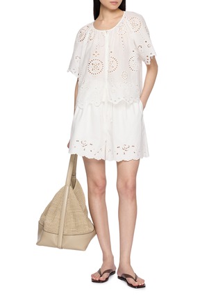 模特儿示范图 - 点击放大 - MATTEAU - Short Sleeve Floral Broderie Cotton Blouse