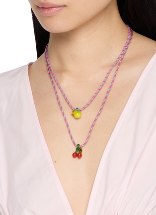 模特儿示范图 - 点击放大 - SORBET ISLAND - Cherry Charm Adjustable Necklace