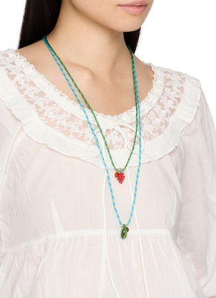 模特儿示范图 - 点击放大 - SORBET ISLAND - Raspberry Charm Adjustable Necklace