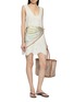 模特儿示范图 - 点击放大 - MATTEAU - Broderie Scalloped Hem Cotton Tank Mini Dress