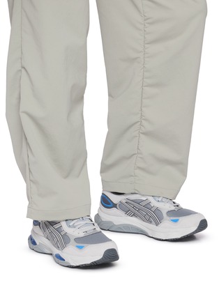 模特儿示范图 - 点击放大 - ASICS - GEL-NYC 2.0 Men's Sneakers