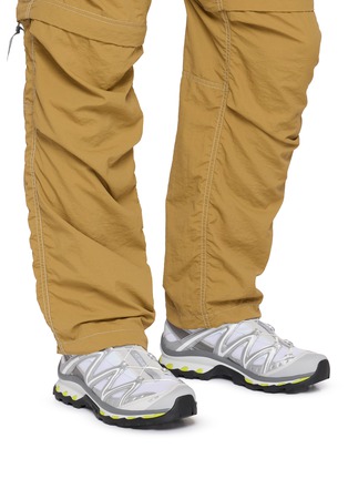 模特儿示范图 - 点击放大 - SALOMON - XT- Quest Low Top Men's Sneakers