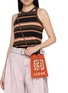 模特儿示范图 - 点击放大 - LOEWE x PAULA's IBIZA - Crochet Crossbody Bag