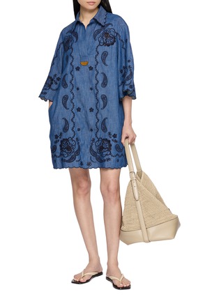 模特儿示范图 - 点击放大 - ZIMMERMANN - Embroidered Open Collar Shirt Dress