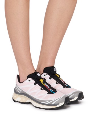 模特儿示范图 - 点击放大 - SALOMON - XT-6 Unisex Sneakers