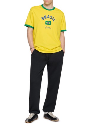 模特儿示范图 - 点击放大 - LEVI'S - X World Cup Standard Cotton Ringer T-shirt