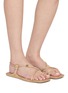 模特儿示范图 - 点击放大 - FLOWZE SHOES - FLÒ SQUARE Leather Sandals