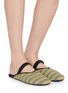 模特儿示范图 - 点击放大 - FLOWZE SHOES - FLÒ MULE Drawstring Leather Sandals